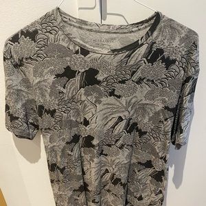 AllSaints men’s tee shirt (small)